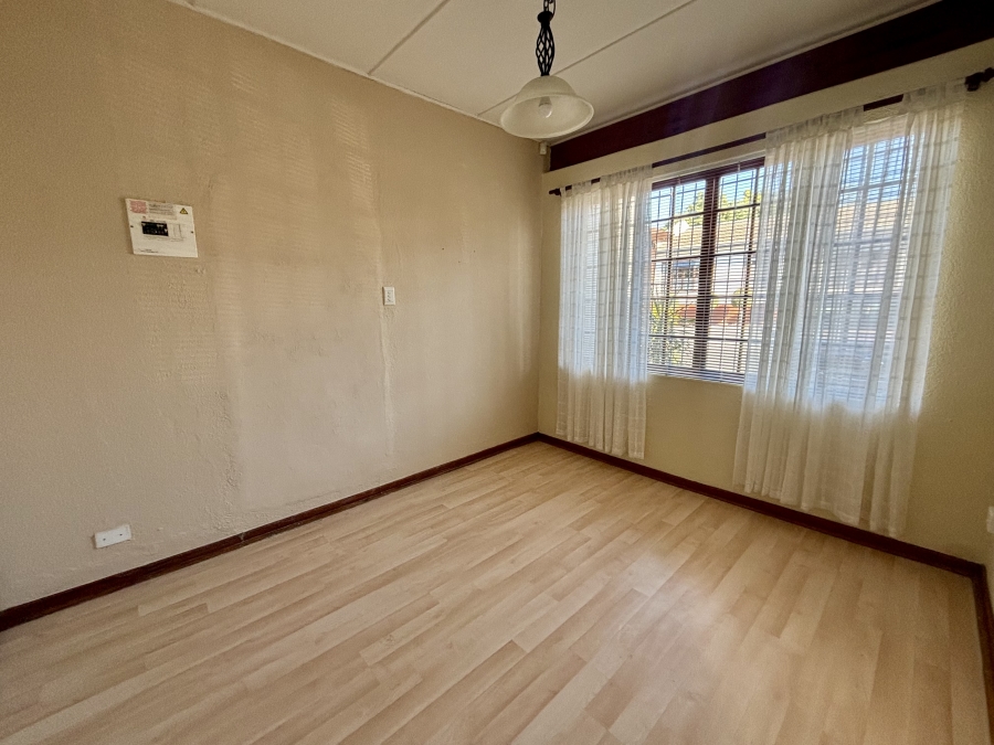 To Let 1 Bedroom Property for Rent in Vredekloof Western Cape